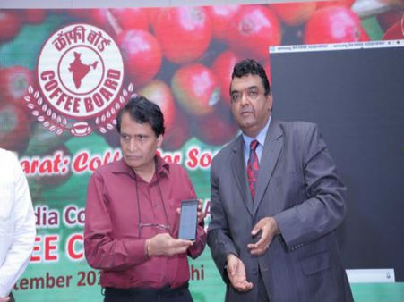 কফি চাষে এবার মোবাইল অ্যাপ প্রযুক্তি, উদ্বোধন করলেন বাণিজ্যমন্ত্রী সুরেশ প্রভু