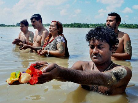 মহালয়ার দিন তর্পণের বিধি ঘিরে কয়েকটি অজানা তথ্য