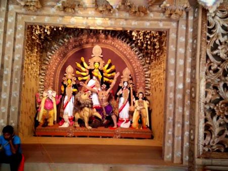 যোধপুর পার্ক শারদীয়া দুর্গোৎসব কমিটির পুজোয় এবার 'নিরুদ্দেশের খোঁজে' হারিয়ে যাওয়ার হাতছানি