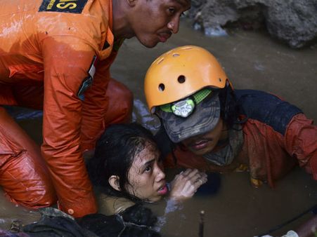 ইন্দোনেশিয়ায় ভূমিকম্পের পর ১৭০ বার আফটার-শক! মৃতের সংখ্যা পৌঁছল ১২৩৪