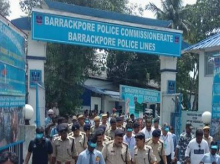 শহরতলীতে টোটোর আসন নিয়ে বচসা! দুই সহযাত্রীর হাতাহাতিতে মর্মান্তিক পরিণতি