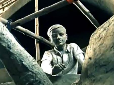 ফুটপাথবাসী শিশুর ভাবনায় পুজো! বোসপুকুর তালবাগানের এবারের থিম