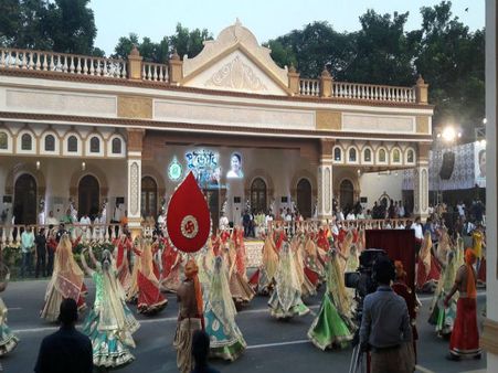 উৎসবের রোশনাইয়ে ভাসল রেড রোড, কার্নিভালের অপরূপ ছটায় কলকাতা মোহময়ী