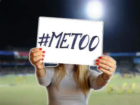 #MeToo আন্দোলন: ঢুকল ভারতীয় ক্রিকেটেও! সাংবাদিককে বাড়িতে এনে প্যান্ট খুলে দাঁড়ালেন রাহুল
