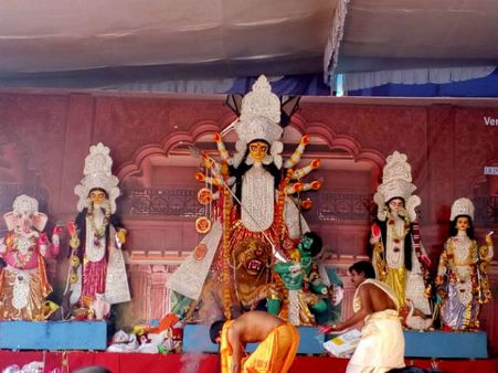 এক যুগ পুরনো হল কগ্গদাসপুরা বেঙ্গলি অ্যাসোসিয়েশনের দুর্গাপুজো, এবছর রয়েছে অনেক চমক