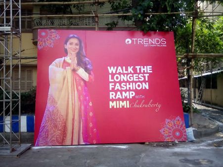 গতবারের দীর্ঘ আলপনার পর এবার দীর্ঘ র‍্যাম্প, মহালয়াতেই নজর টানতে তৈরি সমাজসেবী