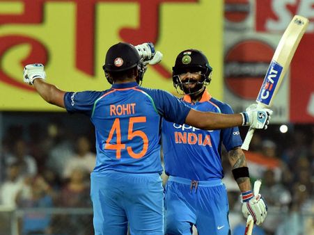 অধিনায়ক ও সহঅধিনায়কের জোড়া শতরান! লক্ষ্যমাত্রায় হেলায় পৌঁছল ভারত