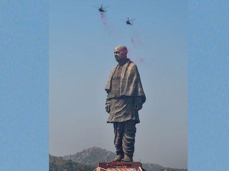 ১১ দিনেই স্ট্যাচু অফ ইউনিটিতে লক্ষ্মী লাভ! নতুন উদ্যোমে ঝাঁপাচ্ছে মোদী রাজ্যের পর্যটন বিভাগ