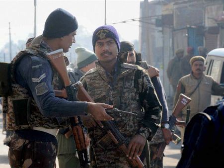 মুম্বই হামলার দশক পূর্তির মাঝেই পাঠানকোটে ছয় সন্দেহভাজন জঙ্গি গ্রেফতার