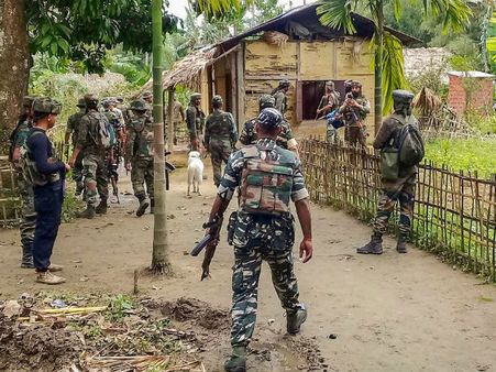 'খালের ধারে বসিয়ে গুলিটা করল, ৫ মিনিট পরে বুঝলাম বেঁচে', অসম গণহত্যায় অলৌকিক রক্ষা মহাদেবের