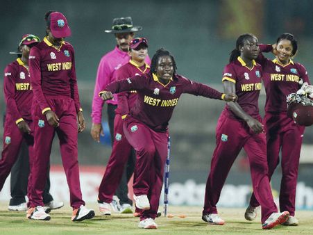 মহিলা টি২০ বিশ্বকাপ: শীর্ষেই শেষ করল বিশ্বচ্যাম্পিয়নরা, সেমি-তে ভারতের মুখোমুখি কোন দল