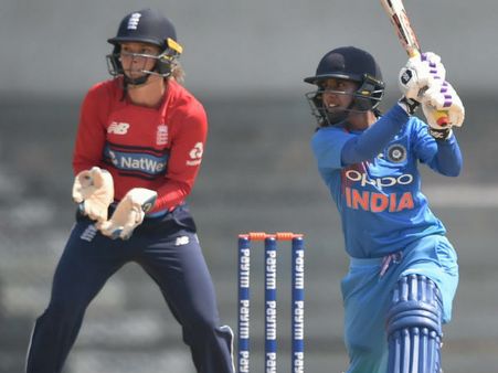 সেমিফাইনাল হারের কাঁটাছেড়া - আলোচনার কেন্দ্রে মিতালি, কী বলছেন অধিনায়িকা