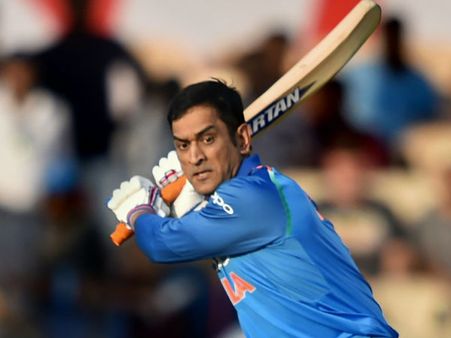 কেঁচো খুঁড়তে কেউটে! শুধু মিতালী নয়, প্রশাসনিক কমিটির খাঁড়া নেমে এসেছিল ধোনির উপরেও