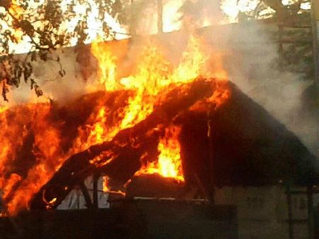 গোপালনগরে ভোরবেলায় আগুন লেগে ভস্মীভূত কালীপুজোর মণ্ডপ