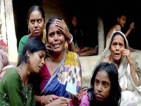 সঙ্গীর মৃত্যু, এখনও বেঁচে বিশ্বাস হচ্ছে না! শান্তিপুর কাণ্ডে অসুস্থদের কলকাতায় নেওয়ার সিদ্ধান্ত