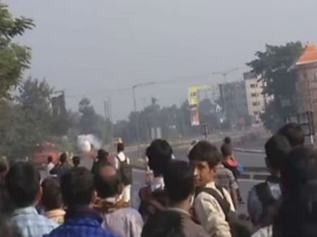 হঠাৎই গ্যাস লিক! জাতীয় সড়ক বন্ধে বিপাকে সাধারণ মানুষ, দেখুন ভিডিও