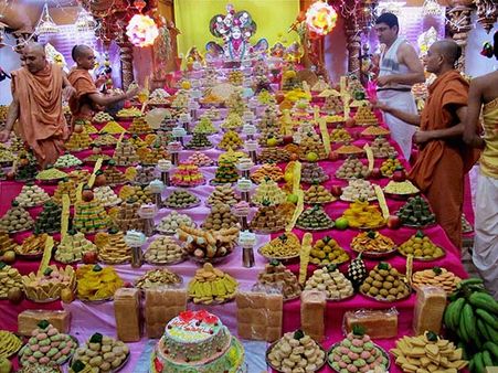 ধনতেরসে লক্ষ্মীলাভ হবেই এই জিনিসগুলি কিনলে ! দেখে নিন কেনাকাটার তালিকা