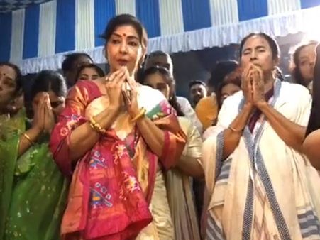 মমতার বাড়ির কালীপুজোয় দেব-সোহম, ভিডিও-য় ধরা পড়ল কিছু বিরল দৃশ্য