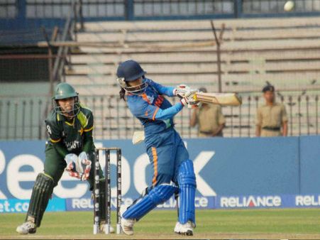 মহিলা টি২০ বিশ্বকাপ ২০১৮, পাকিস্তানের বিরুদ্ধে রানে ফিরলেন মিতালি, ভারত জিতল সহজেই