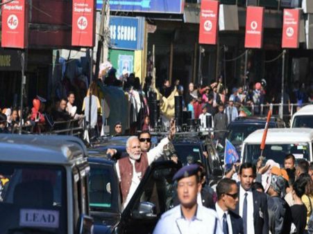 বিজেপিকে ভোট দিলেই উন্নয়নের মূল পথে! কংগ্রেসের বিরুদ্ধে চড়া সুর মোদীর