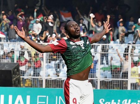 শনিবার ঘরের মাঠে নামছে মোহনবাগান! আইজলের বিরুদ্ধেও চিন্তা সেই রক্ষণ নিয়ে