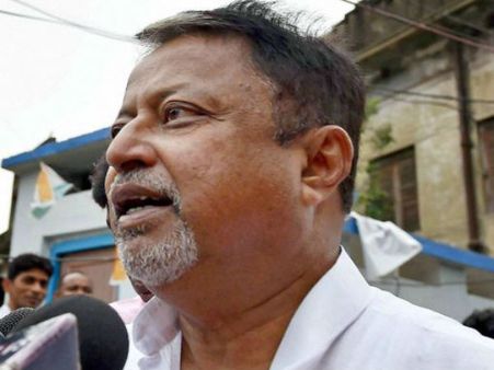 ফের এফআইআর মুকুল রায়ের বিরুদ্ধে! এবার মামলা জেলাশাসকের