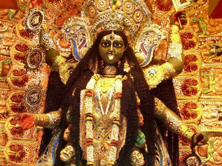 বেঙ্গালুরুতে ১৭ ফুটের কালীমূর্তি! ইবিসিএ-এর পুজো ঘিরে চড়ছে উত্তেজনার পারদ