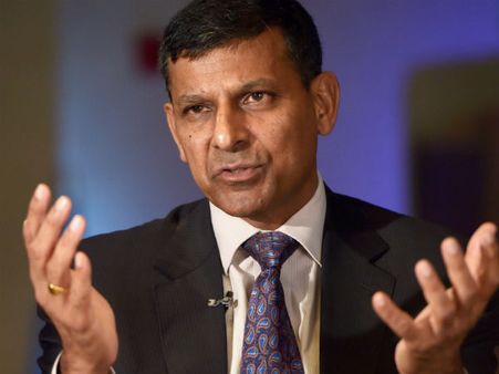 দ্রাবিড়ের মতো ব্যাট করতে হবে, আরবিআই ও সরকারের মধ্যে বিরোধে মুখ খুললেন রাজন