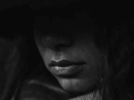 প্রতিবেশী দাদার ডাকে সাড়া যুবতীর, বাড়িতে ঢেকে ধর্ষণ নরেন্দ্রপুরে