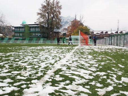 আইলিগ ২০১৮: ঐতিহাসিক ক্ষণ! ভূস্বর্গের তুষারাবৃত মাঠে প্রথমবার জমজমাট ভারতীয় ফুটবল