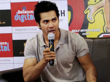 এবার বরুণও কি বসতে চলেছেন বিয়ের পিঁড়িতে! গার্লফ্রেন্ডকে নিয়ে কী বললেন অভিনেতা