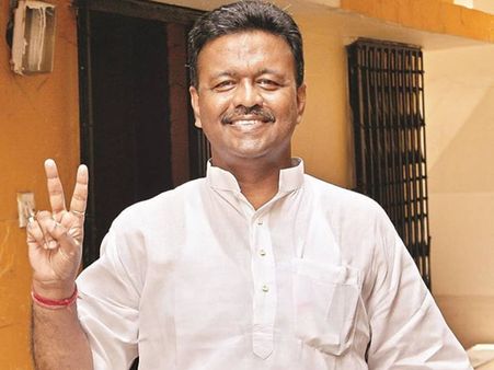 ১২১ বনাম ৫-এর লড়াইয়ে যা হওয়ার ছিল তাই হল, মেয়র নির্বাচিত হলেন ফিরহাদ