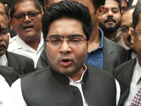 ‘মমতা-অভিষেকের ঘরে ঢোকে মদের টাকা’! কৈলাশের মন্তব্যে মানহানির মামলা দায়ের