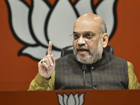 চৌকিদারকে চোর সাজাতে গিয়ে নিজেরাই চোর বনলেন, রাফালে রায়ে অমিতের কটাক্ষ