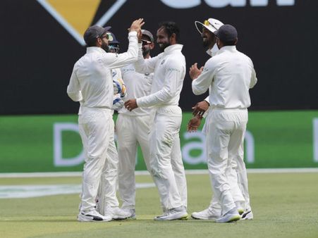 হ্যারিস, হেড, ও ফিঞ্চ-এর অর্ধশতরান! পার্থ টেস্টে প্রথম দিনে একটু হলেও এগিয়ে অস্ট্রেলিয়া