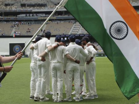 পার্থ টেস্ট: তৃতীয় দিনের শেষে এগিয়ে অস্ট্রেলিয়া, প্রত্য়াবর্তনের স্বপ্ন দেখাচ্ছেন বোলাররা