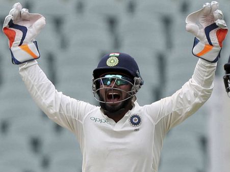 ঋদ্ধিমানকে ছাপিয়ে গেলেন ঋষভ! বিশ্বরেকর্ড করে জবাব যাবতীয় সমালোচনার