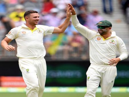 পারথ টেস্টে ভারতকে দুরমুশ অস্ট্রেলিয়ার, সিরিজ এখন ১-১