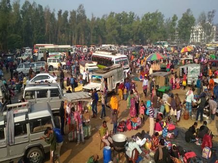 সৈকত শহরে উপচে পড়া ভিড়! ছুটির মুডে পর্যটকরা