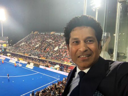 হকি বিশ্বকাপ ২০১৮: গ্যালারিতে তারার মেলা, মধ্যমণি সচিন তেন্ডুলকার!