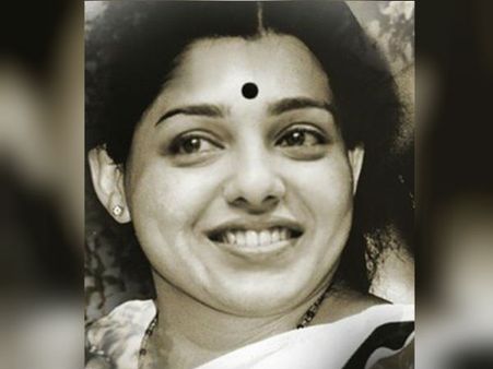 জয়ললিতার বায়োপিকে নাম ভূমিকায় কোন নায়িকা! দেখে নিন ফার্স্টলুক