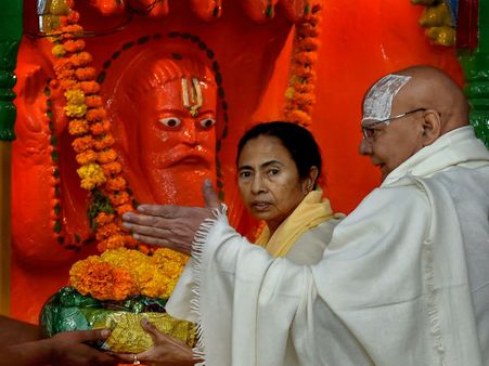 বিজেপি নয় রাম মন্দির বানাবেন মমতা বন্দ্যোপাধ্যায়! টুইটারে মুখ্যমন্ত্রীকে তোপ বর্ষণ সুজনের