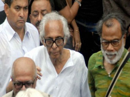 মৃণাল সেনের প্রয়াণ! শোকপ্রকাশ রাষ্ট্রপতি, প্রধানমন্ত্রী, মুখ্যমন্ত্রীর