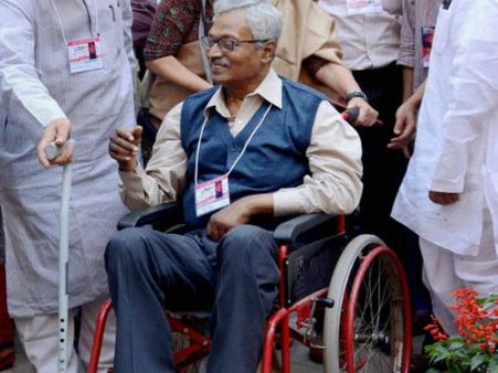 নিরুপম সেনের প্রয়াণে শোকপ্রকাশ মুখ্যমন্ত্রীর