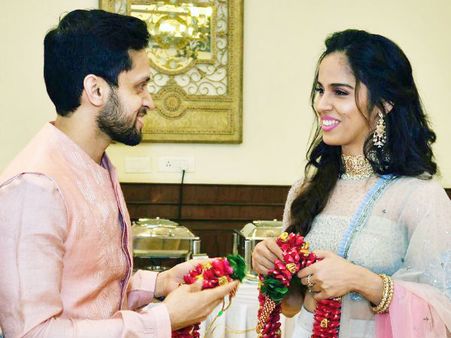 জীবনের জুটি বাঁধলেন সাইনা নেহওয়াল ও পারুপল্লি কাশ্যপ! মধুচন্দ্রিমার সময় নেই