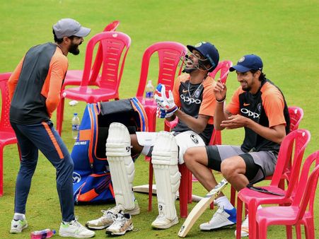 পার্থ টেস্ট: মাঠের মধ্যেই ঝগড়ায় জড়ালেন দুই ভারতীয়! - কটাক্ষের সুযোগ ছাড়ল না অজিরা, দেখুন ভিডিও