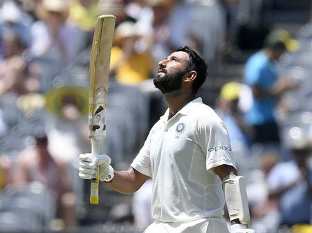 বিরাট-পুজারা-রোহিতের দাপটে ভারত চালকের আসনে! ৫০০ রানের নিচেই ইনিংস ছাড়লেন কোহলি