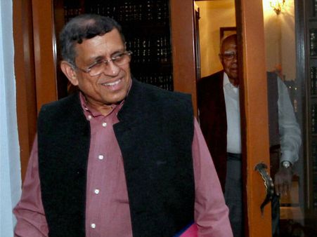 'আন্তরিক পরিবেশ' থেকে উর্জিত প্যাটেলের হঠাত বিদায়, 'বিস্মিত' ইন্ডিপেন্ডেন্ট ডিরেক্টর গুরুমূর্তি