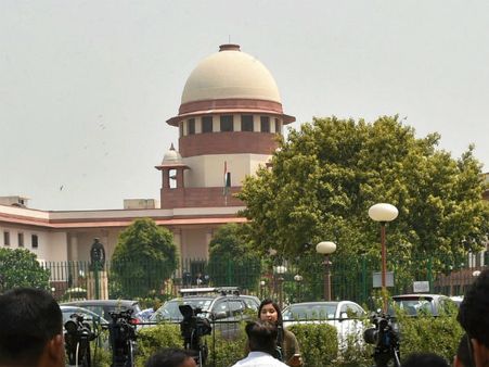 আধার আইন বৈধ, সুপ্রিম কোর্টের রায় ফের চ্যালেঞ্জের মুখে, দাখিল রিভিউ পিটিশন