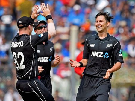 বল নড়তেই খুলে গেল ভারতীয় ব্য়াটিং-এর নাট-বোল্ট! হ্যামিলটনে বসে গেল জয়রথের চাকা